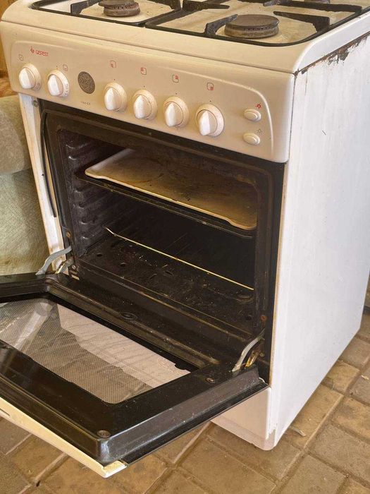 Продам газовую плиту