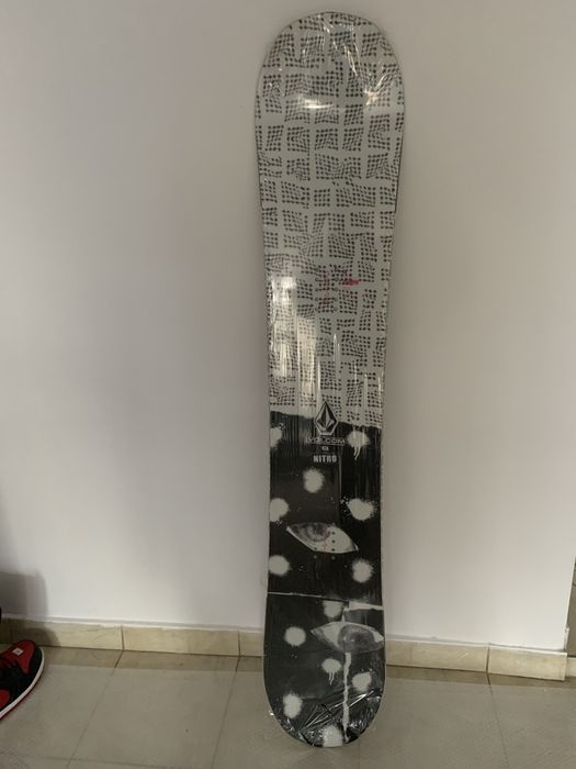 Snowboard nou Nitro Beast x Volcom 158