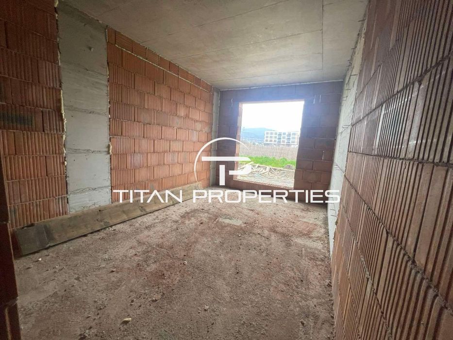 Продава се Тристаен апартамент в Пловдив, Остромила - 85 кв.м за 706 €/кв.м - Снимка #2