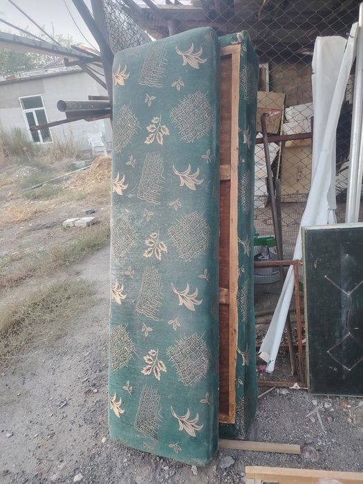 Старый советский диван