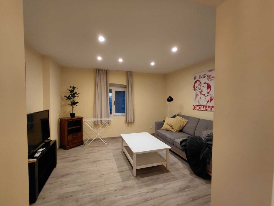 Давам под наем 3-стаен в Центъра