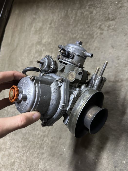 Продам карбюратор мерседес 123