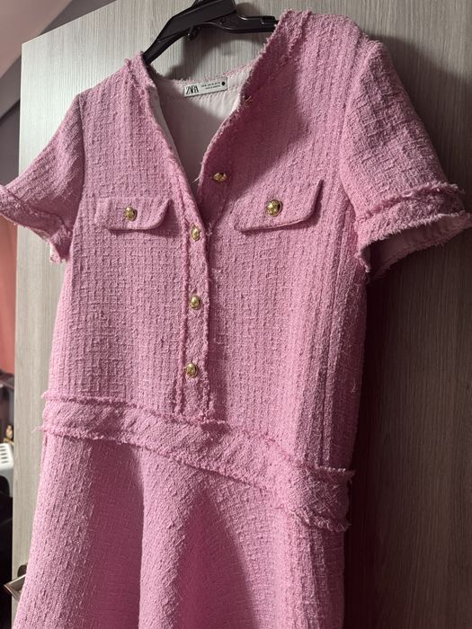 Розова рокля букле Zara