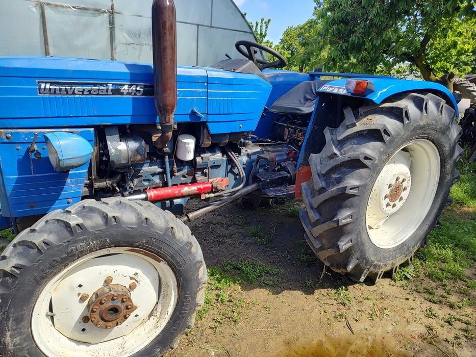 Tractor Universal UTP 445 DT 4x4
