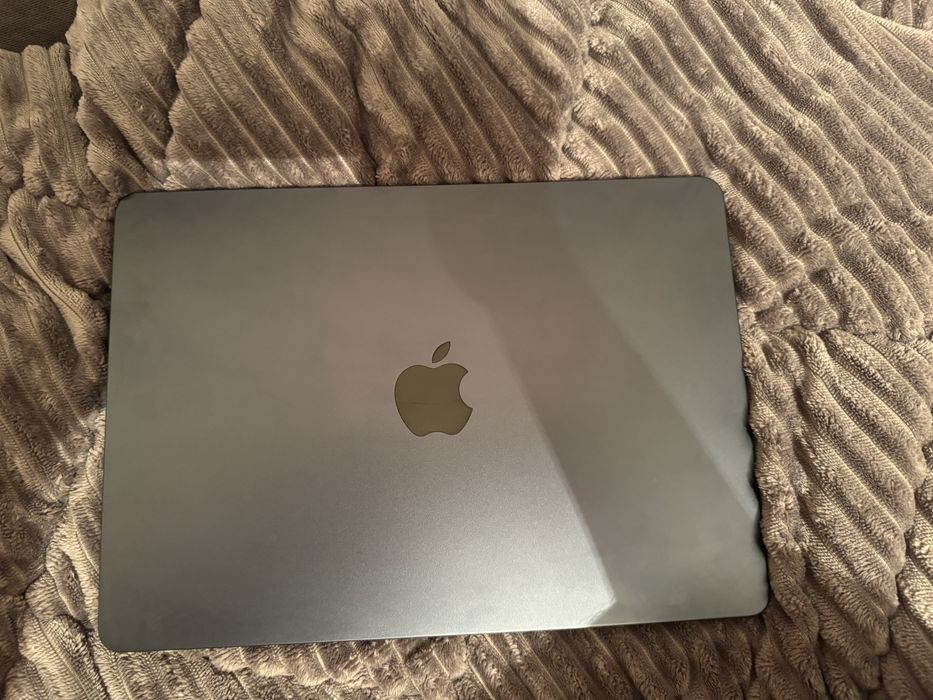 Macbook M3 2024, 13 дюйм