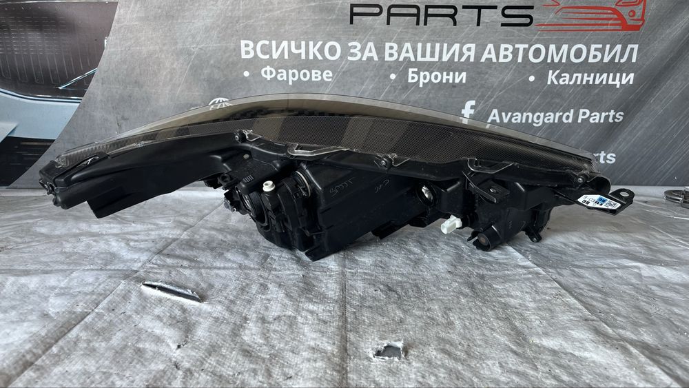 Ляв и десен фар Toyota Yaris 2019-
