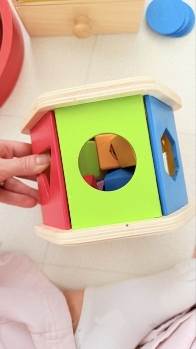 Лот Дървени Montessori играчки Hape и др.