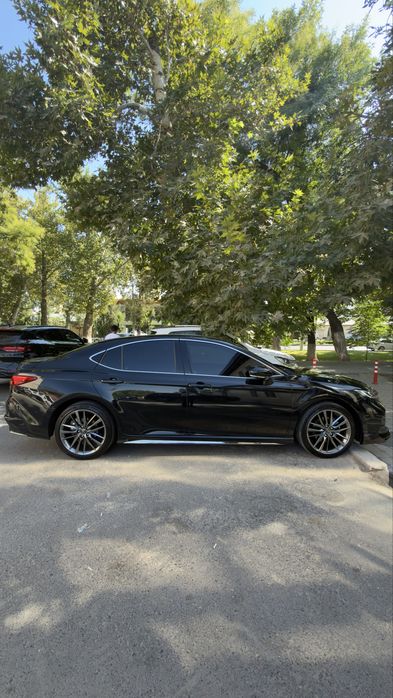 Toyota Camry 80 Hybrid