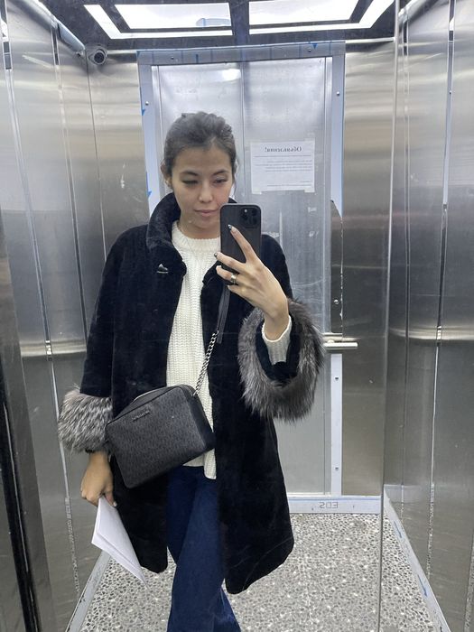 Продам шубу очень теплая и легкая