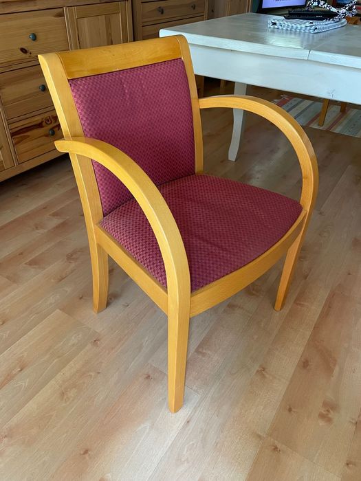 Трапезна маса масив и два стола парен бук