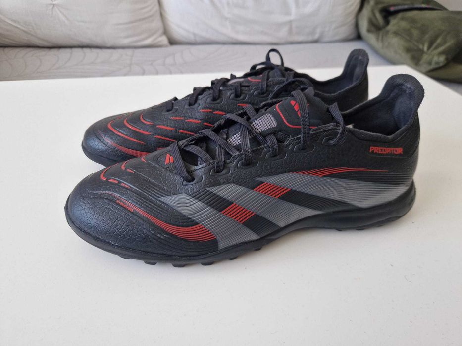 Ghete fotbal Adidas Predator League nr. 43 1/3 (teren sintetic)