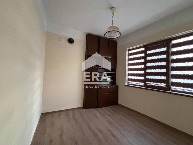 Дава се под наем Офис в Варна, Център - 250 кв.м за 1500 € - Снимка #2