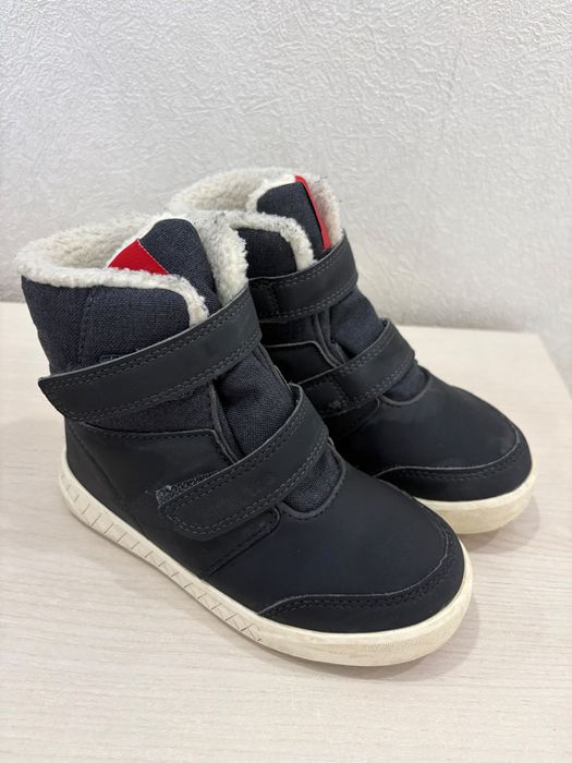Продаю зимние ботинки для мальчика