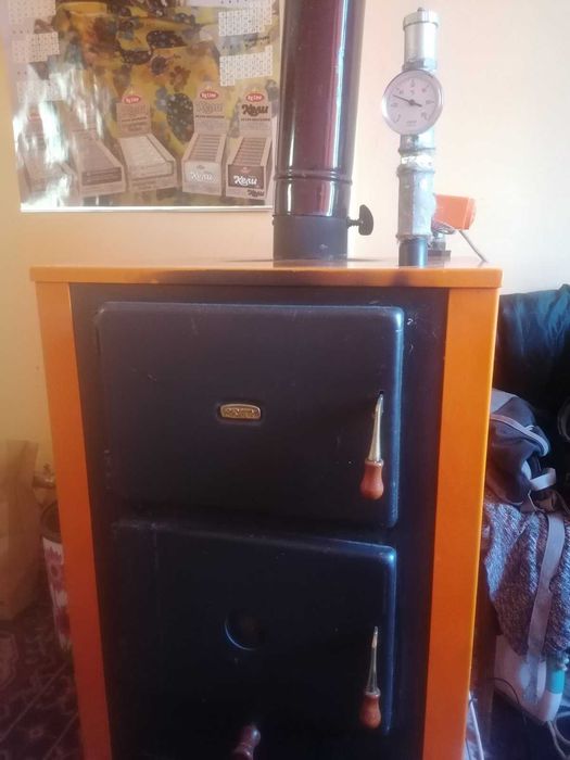 Котле на дърва с радиатори 18 киловата с помпа и тръби