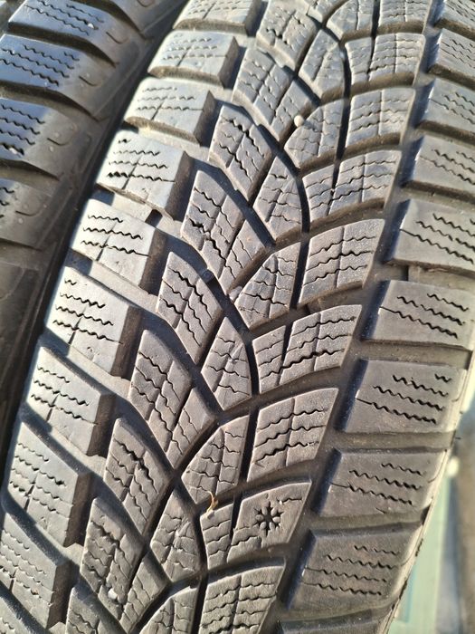 2  Anvelope de iarnă  155 70 r19 Goodyear