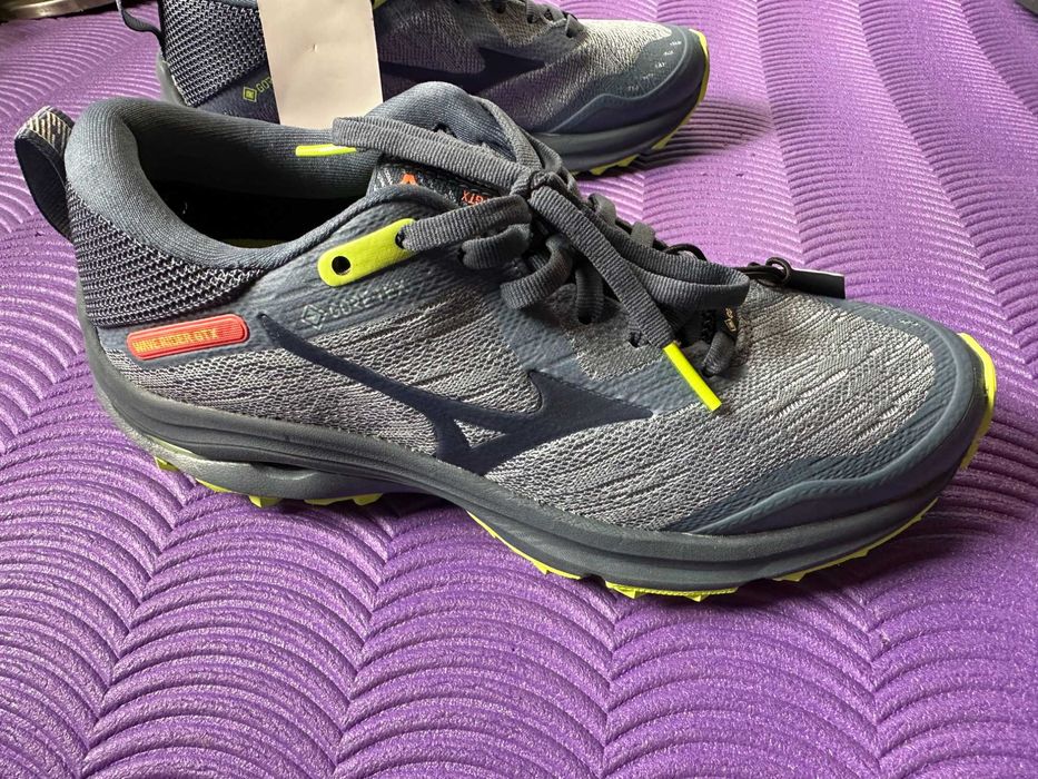 Mаратонки за планинско бягане / нови / Mizuno Wave Rider GTX  W 36,5