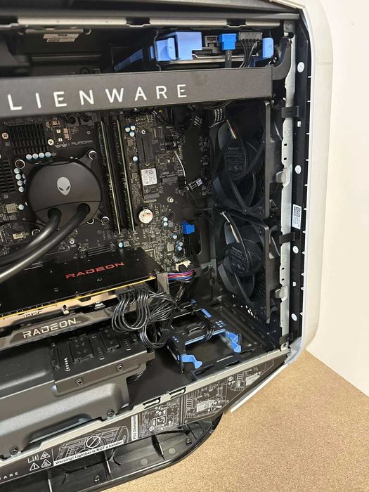 • Нов Alienware Aurora R13 i7-12700KF/16GB/512GB+1TB/RX 6700XT 12GB