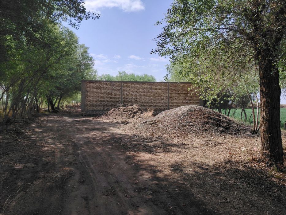 Нотурар бино сотилади,келишилган нархларда