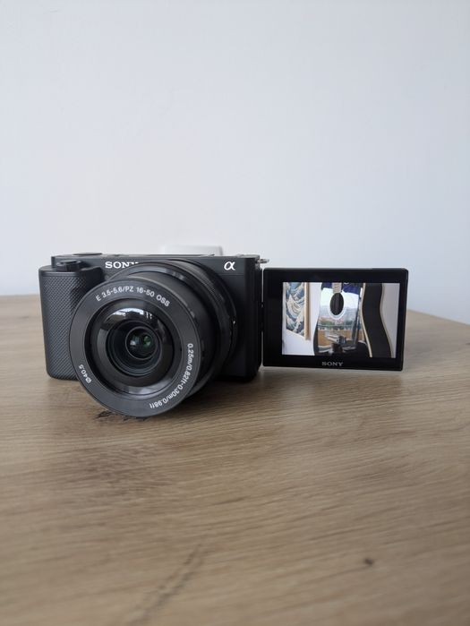 Sony ZV-E10 НОВ! На 270 кадъра + обектив 16-50 OSS