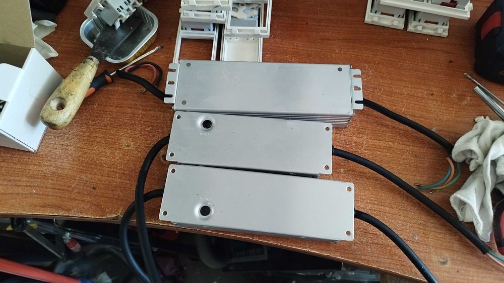 MEAN WELL XLG-200 - 150 и HKG -150 - захранващи блокове - LED драйвери