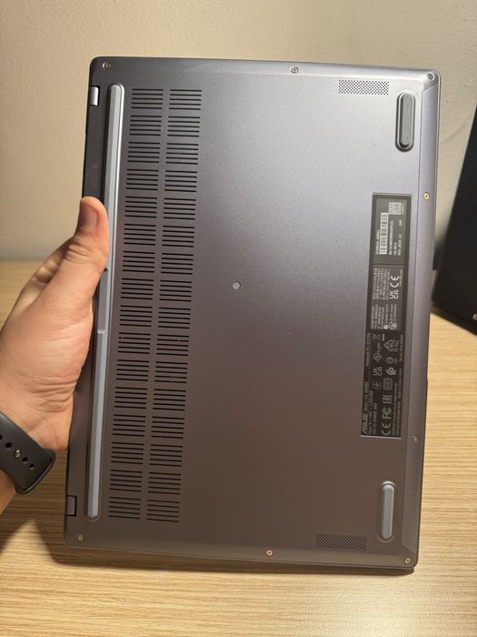 Vând laptop Asus Vivobook S