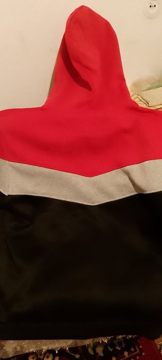 Толстовки молодежные.