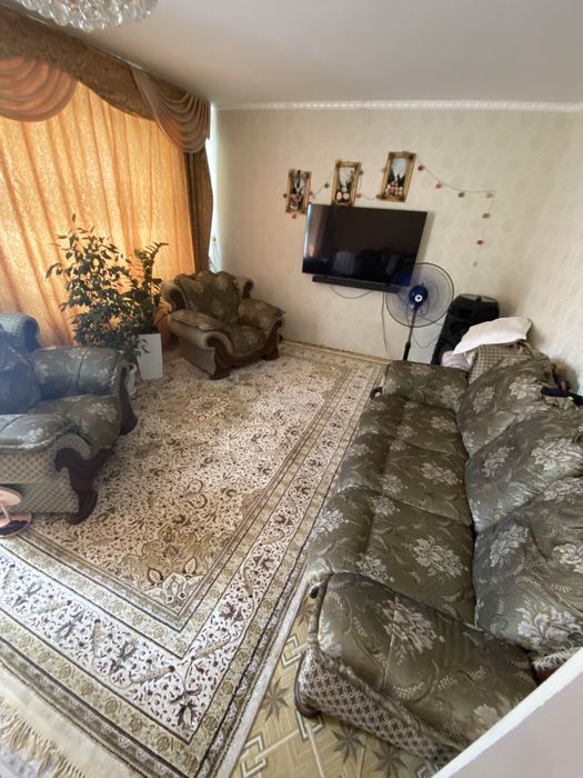 Диван и два кресла в коассическом стиле