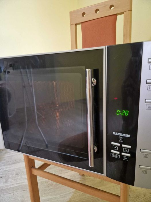 Cuptor cu microunde combinat marca Severin, model MW 7803 (seria „900 & Grill")