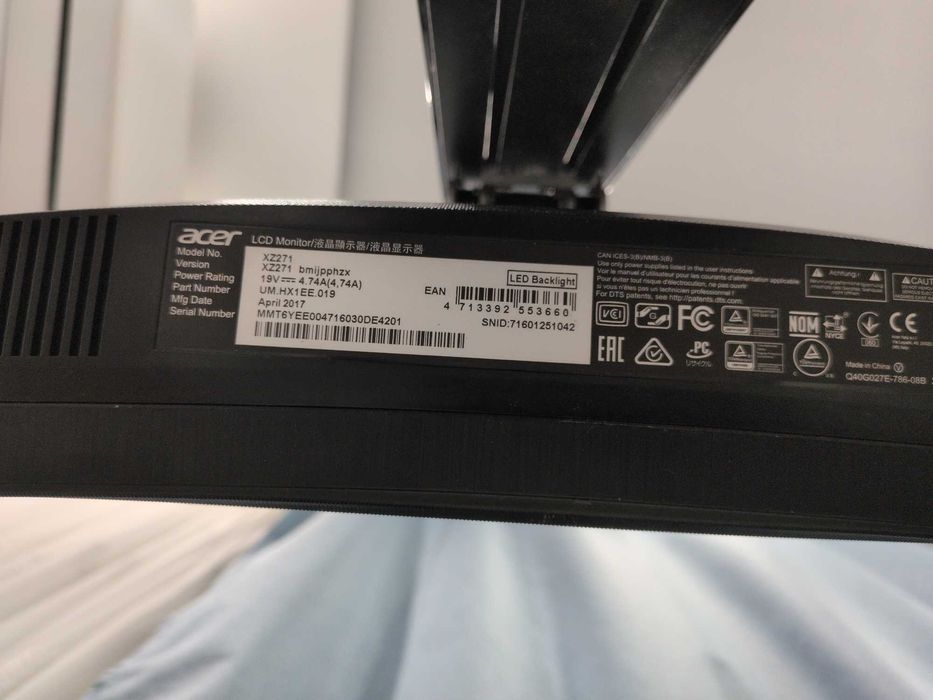Acer XZ271 27" извит геймърски монитор 144Hz, с кутия
