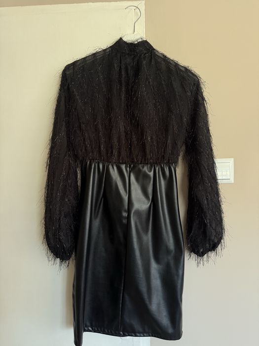 Черна рокля комбинация от тюл и еко кожа