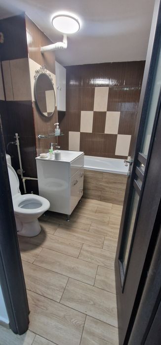 Inchiriez apartament langa liceu