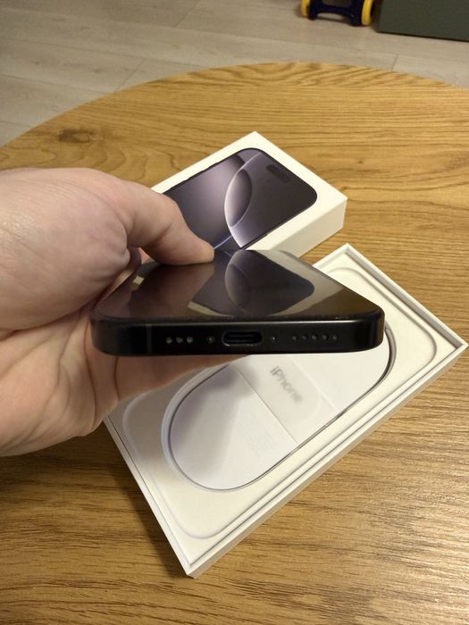 Vand Iphone 16 pro 128gb