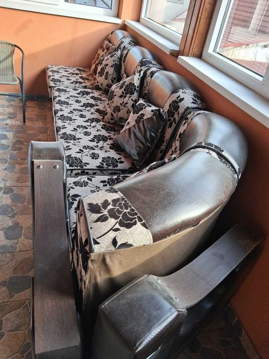 Vând canapea tip coltar