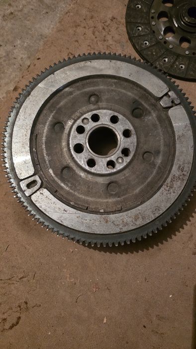 Маховик м57 и феродо към кутия 2.8 Pajero