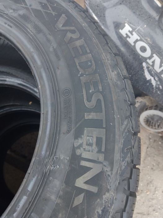 215 65 15 c Vredestein