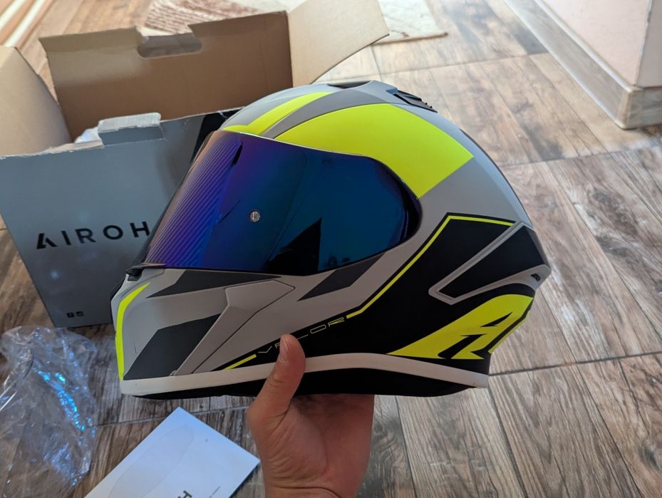 Casca Moto  Airoh Valor  Wings Yellow Matt