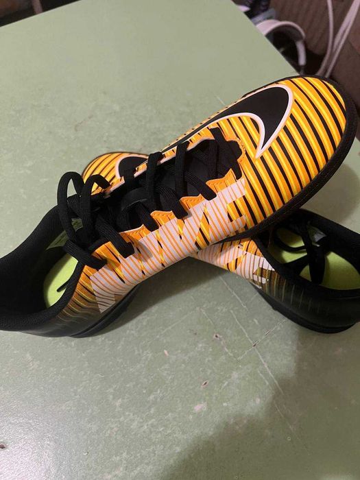 Бутсы мужские для жёстких покрытий NIKE MERCURIALX