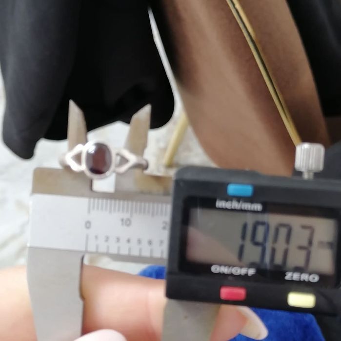 Inel din argint cu piatra naturala granat