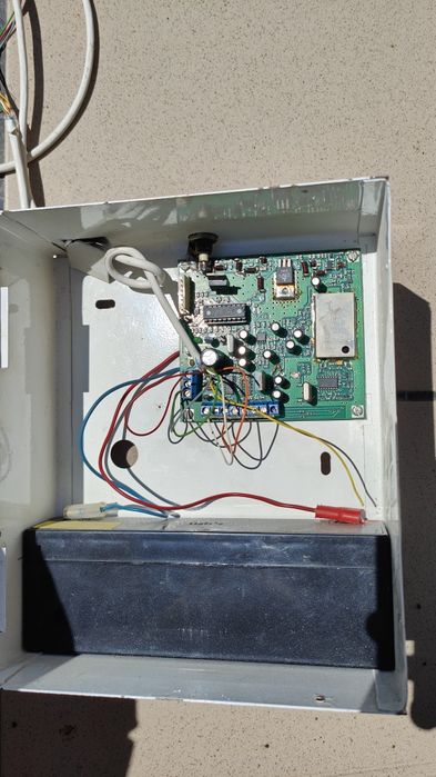 СОТ PARADOX Spectra SP1728, централа предавател и 3 датчика, аларма