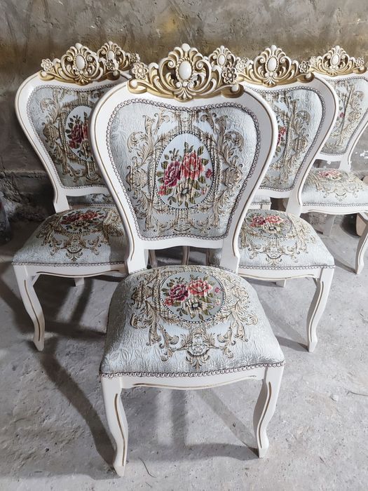 Стол стулья. Новый  цех.