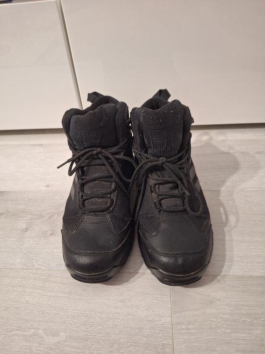 Vând ghete Adidas Terrex