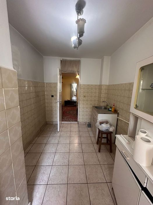 De vanzare apartament 4 camere,2 bai,2balcoane,etj1,zona ultracentrala