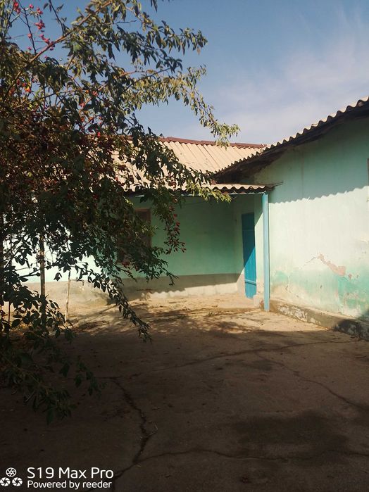 Чирчик Шахар юмолок 8 сотих 3 хона 29900$ свое без ремонт