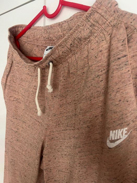 Оригинално долнище Nike женско