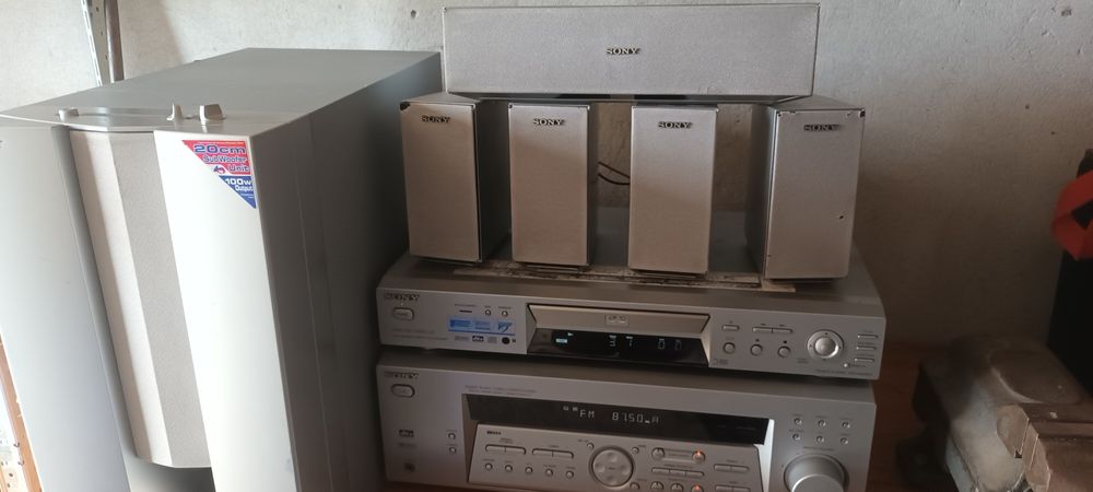 Продавам  спешно ресивър сони