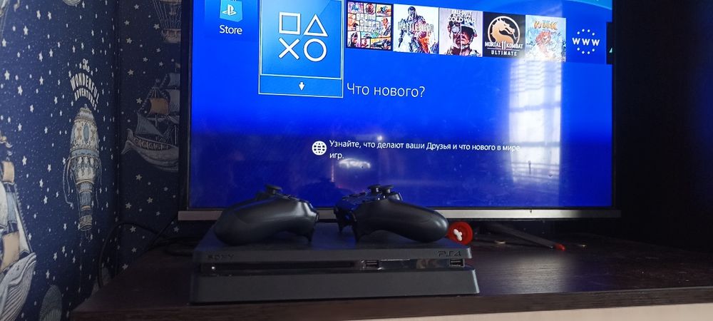 Продам PS4-в отличном состоянии