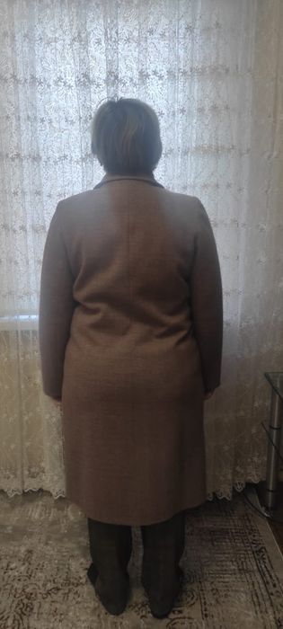 Продам демисезонное пальто