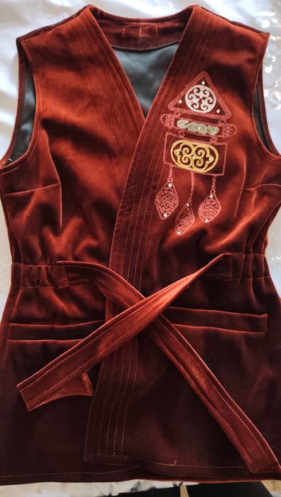 Национальное белое платье