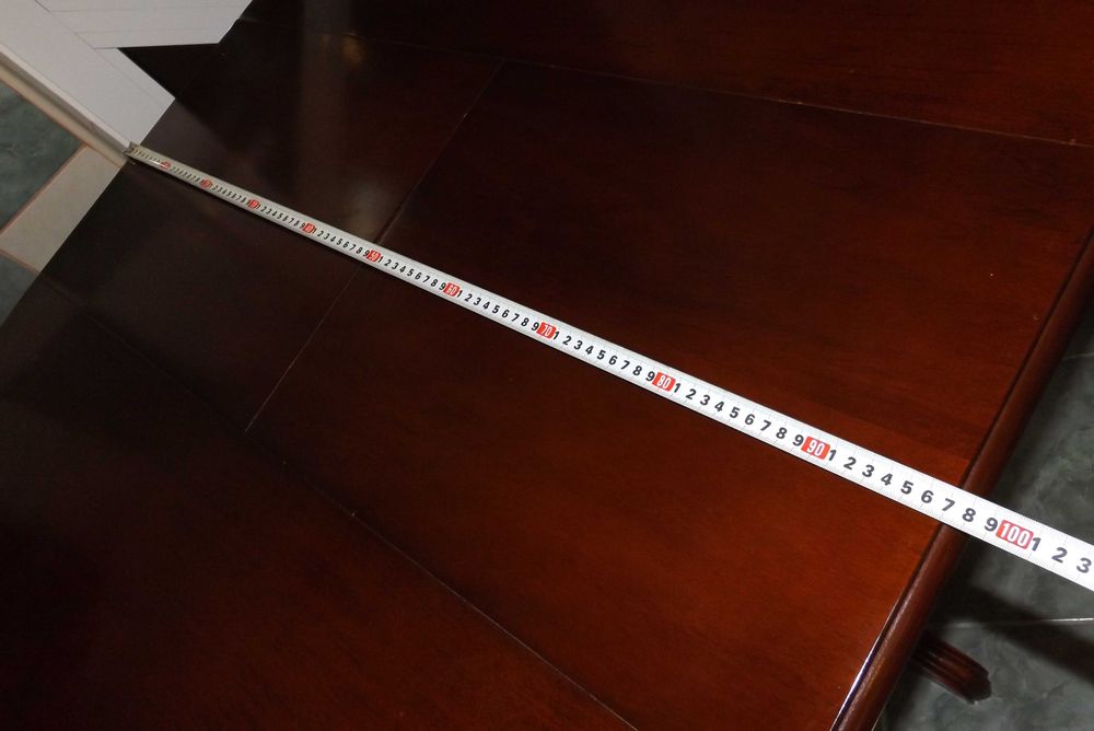 MASA EXTENSIBILA  din lemn masiv pentru 4 sau 6 persoane, Made in Germany, PERFECTA STARE