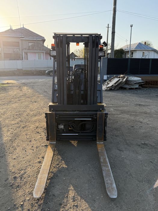 Moto stivuitor diesel Zhejiang UN Forklift